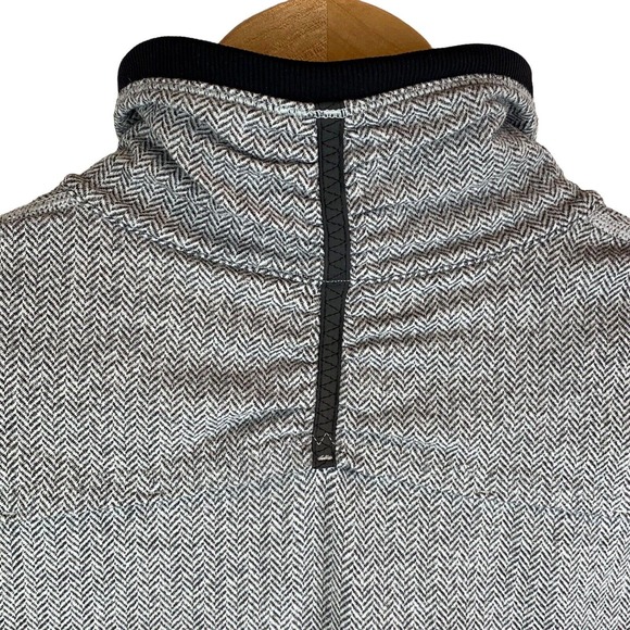 Lululemon Base Runner 1/4 Zip Heathered Herringbone. Pullover. Long Sleeve. Gray - Picture 7 of 12